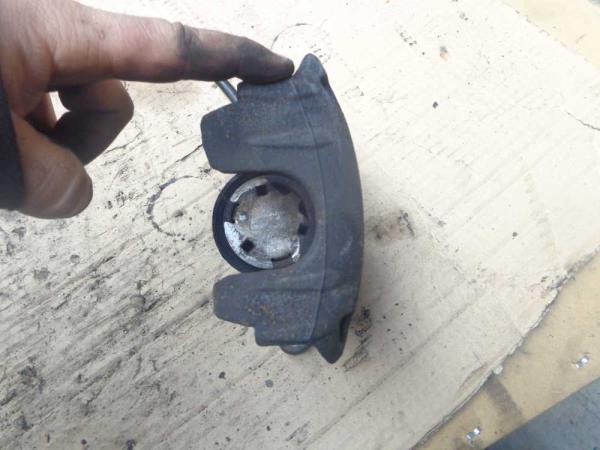 MACHOIRE AVANT DROITE PEUGEOT 207 - Vue 2